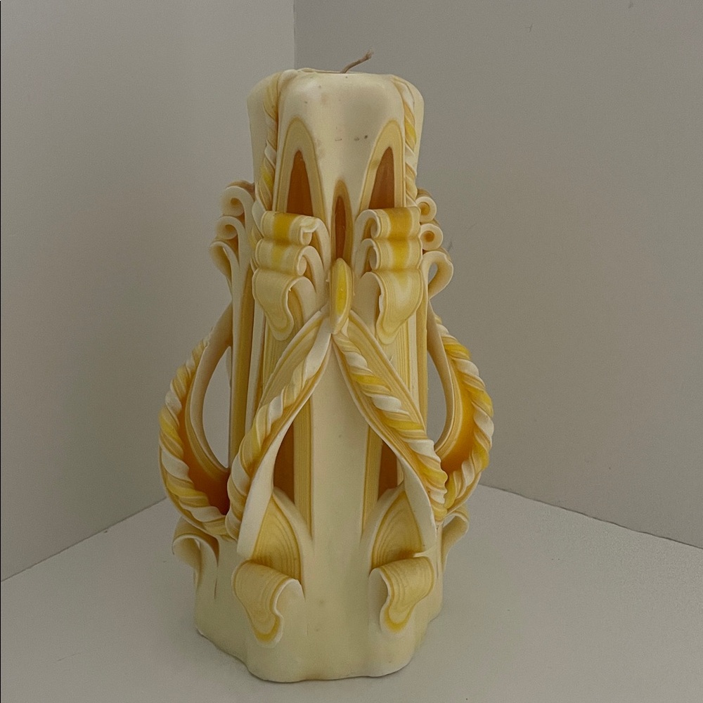 Vintage 70’s Yellow & White Hand Carved Wax Ribbon Pillar Candle New - Picture 3 of 10